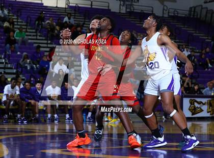 Thumbnail 3 in Dominguez vs. Lynwood photogallery.
