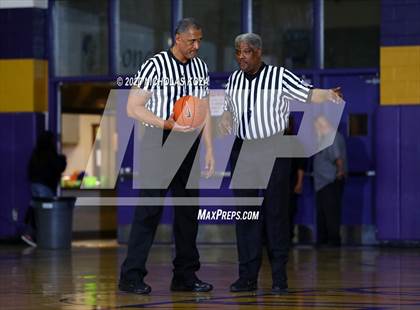 Thumbnail 1 in Dominguez vs. Lynwood photogallery.