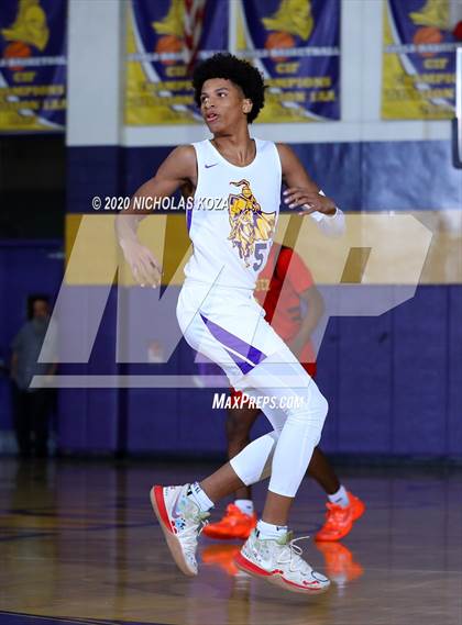 Thumbnail 2 in Dominguez vs. Lynwood photogallery.