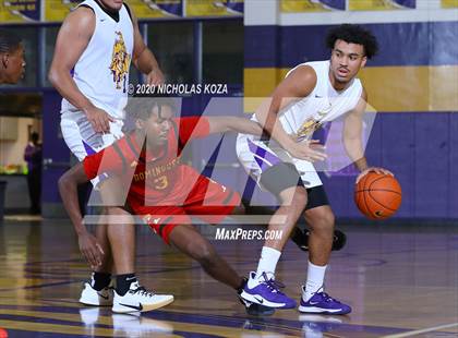 Thumbnail 2 in Dominguez vs. Lynwood photogallery.
