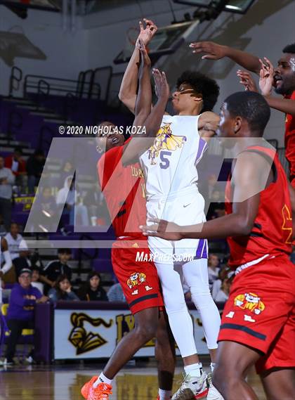 Thumbnail 1 in Dominguez vs. Lynwood photogallery.