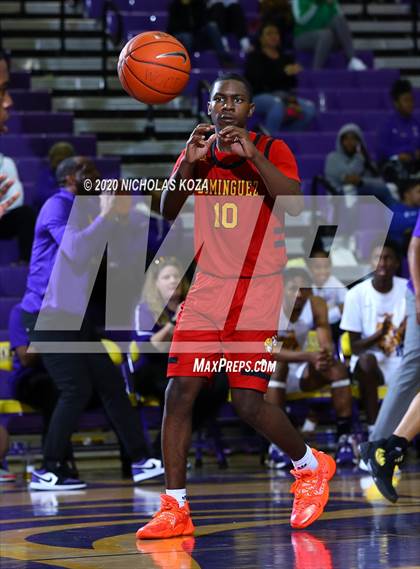 Thumbnail 3 in Dominguez vs. Lynwood photogallery.