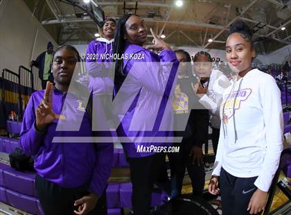 Thumbnail 3 in Dominguez vs. Lynwood photogallery.