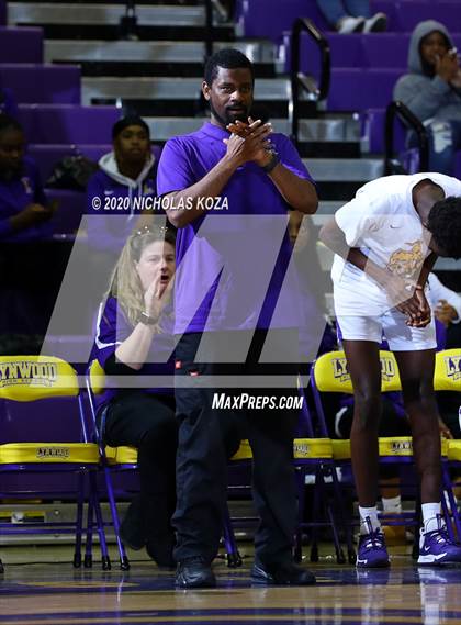 Thumbnail 3 in Dominguez vs. Lynwood photogallery.