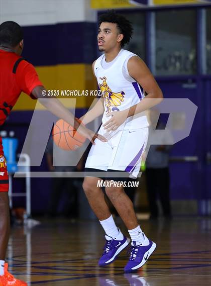 Thumbnail 1 in Dominguez vs. Lynwood photogallery.