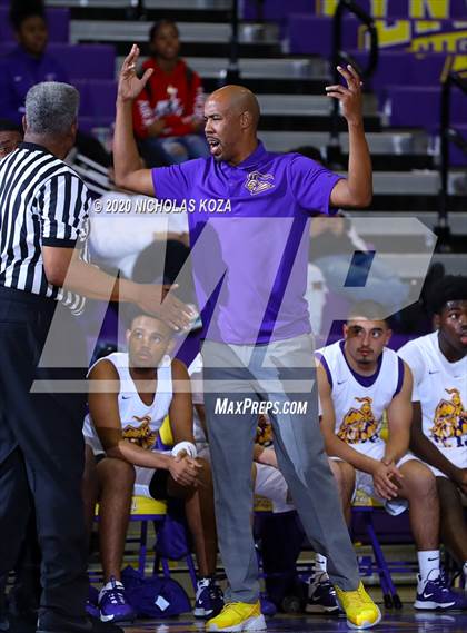 Thumbnail 2 in Dominguez vs. Lynwood photogallery.