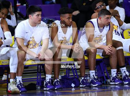 Thumbnail 2 in Dominguez vs. Lynwood photogallery.