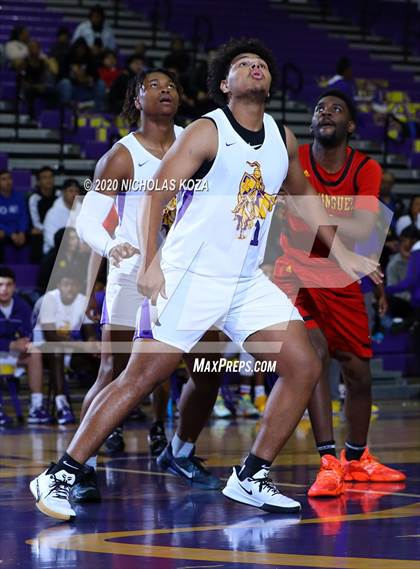 Thumbnail 2 in Dominguez vs. Lynwood photogallery.