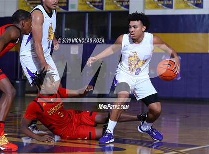 Thumbnail 3 in Dominguez vs. Lynwood photogallery.