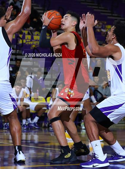 Thumbnail 3 in Dominguez vs. Lynwood photogallery.
