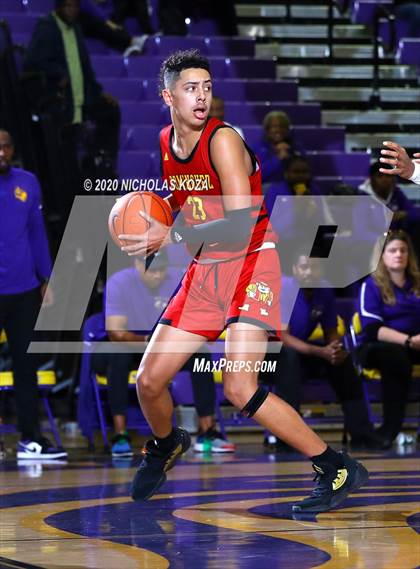 Thumbnail 3 in Dominguez vs. Lynwood photogallery.