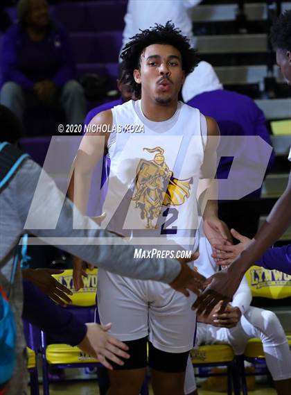 Thumbnail 3 in Dominguez vs. Lynwood photogallery.