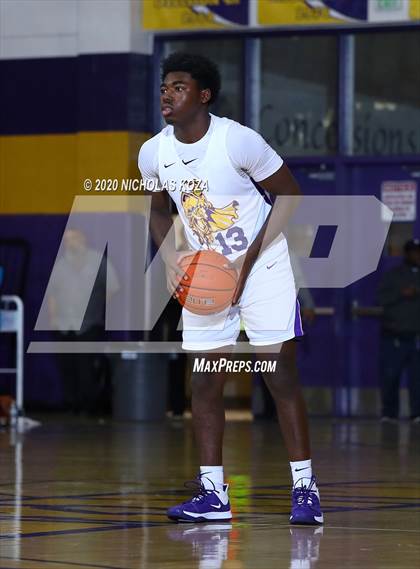 Thumbnail 3 in Dominguez vs. Lynwood photogallery.