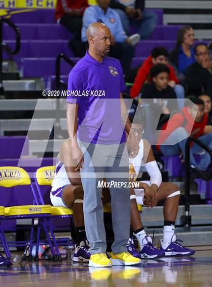 Thumbnail 2 in Dominguez vs. Lynwood photogallery.