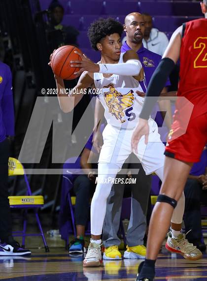 Thumbnail 2 in Dominguez vs. Lynwood photogallery.