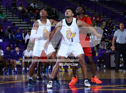 Thumbnail 3 in Dominguez vs. Lynwood photogallery.