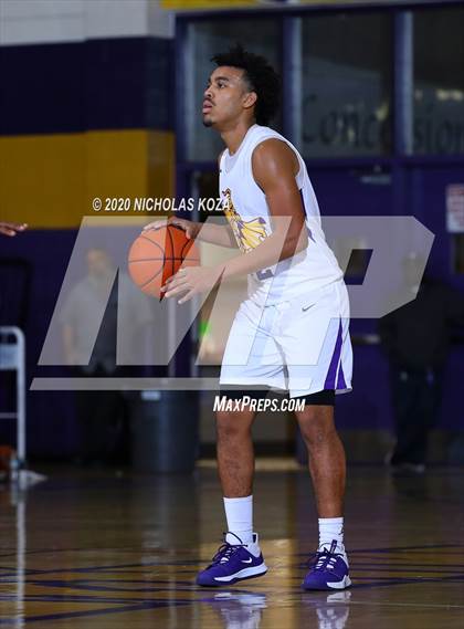 Thumbnail 1 in Dominguez vs. Lynwood photogallery.