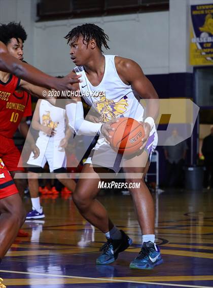 Thumbnail 3 in Dominguez vs. Lynwood photogallery.