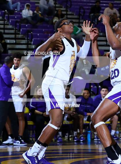 Thumbnail 1 in Dominguez vs. Lynwood photogallery.