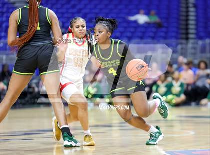 Thumbnail 1 in DeSoto vs. South Grand Prairie (UIL 6A State Final) photogallery.