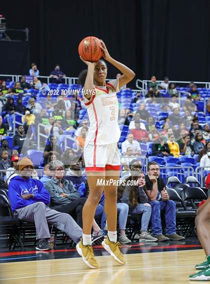 Thumbnail 1 in DeSoto vs. South Grand Prairie (UIL 6A State Final) photogallery.