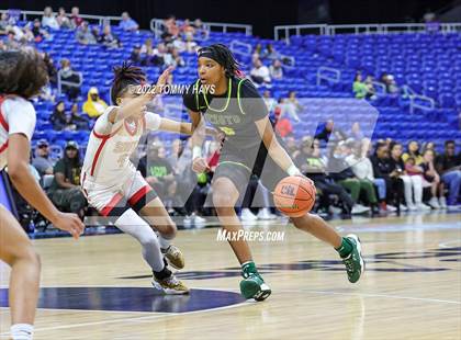 Thumbnail 2 in DeSoto vs. South Grand Prairie (UIL 6A State Final) photogallery.