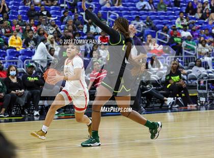 Thumbnail 2 in DeSoto vs. South Grand Prairie (UIL 6A State Final) photogallery.