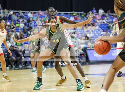 Thumbnail 1 in DeSoto vs. South Grand Prairie (UIL 6A State Final) photogallery.