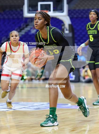 Thumbnail 1 in DeSoto vs. South Grand Prairie (UIL 6A State Final) photogallery.