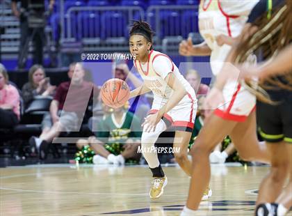 Thumbnail 1 in DeSoto vs. South Grand Prairie (UIL 6A State Final) photogallery.