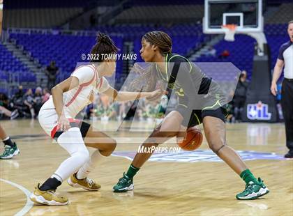 Thumbnail 1 in DeSoto vs. South Grand Prairie (UIL 6A State Final) photogallery.