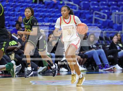 Thumbnail 3 in DeSoto vs. South Grand Prairie (UIL 6A State Final) photogallery.