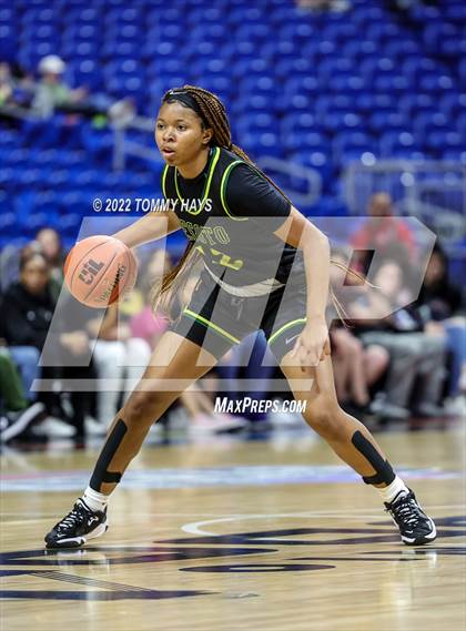 Thumbnail 2 in DeSoto vs. South Grand Prairie (UIL 6A State Final) photogallery.
