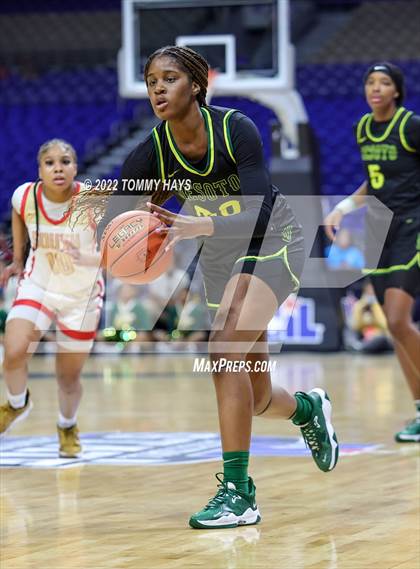 Thumbnail 2 in DeSoto vs. South Grand Prairie (UIL 6A State Final) photogallery.