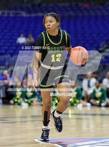 Thumbnail 3 in DeSoto vs. South Grand Prairie (UIL 6A State Final) photogallery.