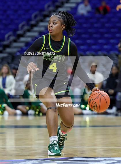 Thumbnail 2 in DeSoto vs. South Grand Prairie (UIL 6A State Final) photogallery.