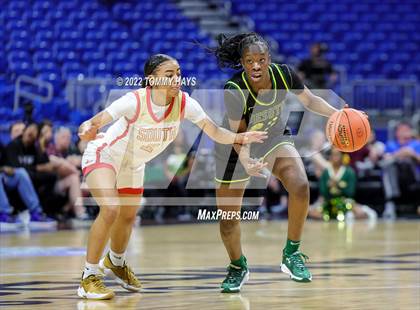 Thumbnail 3 in DeSoto vs. South Grand Prairie (UIL 6A State Final) photogallery.