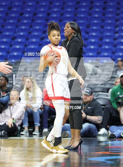 Thumbnail 1 in DeSoto vs. South Grand Prairie (UIL 6A State Final) photogallery.