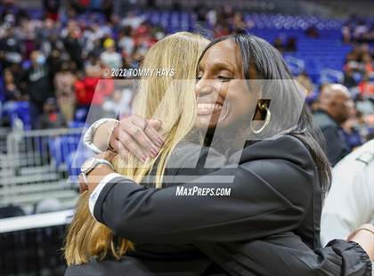 Thumbnail 3 in DeSoto vs. South Grand Prairie (UIL 6A State Final) photogallery.