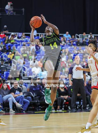 Thumbnail 2 in DeSoto vs. South Grand Prairie (UIL 6A State Final) photogallery.