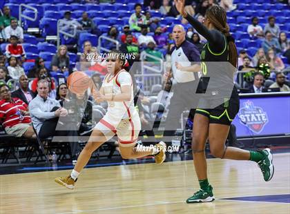 Thumbnail 3 in DeSoto vs. South Grand Prairie (UIL 6A State Final) photogallery.