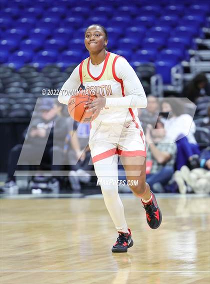 Thumbnail 1 in DeSoto vs. South Grand Prairie (UIL 6A State Final) photogallery.