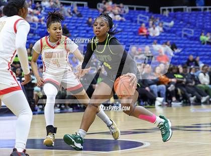 Thumbnail 3 in DeSoto vs. South Grand Prairie (UIL 6A State Final) photogallery.