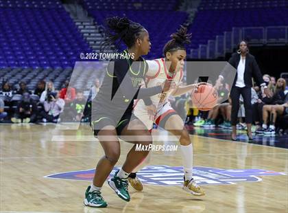 Thumbnail 3 in DeSoto vs. South Grand Prairie (UIL 6A State Final) photogallery.