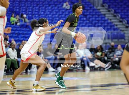 Thumbnail 3 in DeSoto vs. South Grand Prairie (UIL 6A State Final) photogallery.