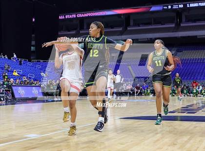 Thumbnail 2 in DeSoto vs. South Grand Prairie (UIL 6A State Final) photogallery.