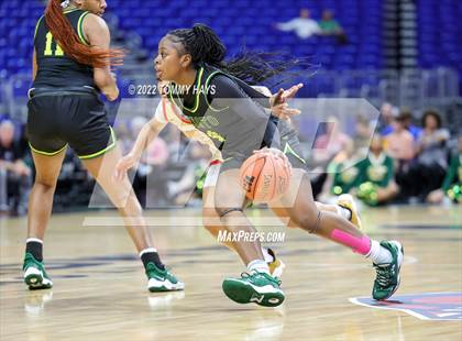 Thumbnail 2 in DeSoto vs. South Grand Prairie (UIL 6A State Final) photogallery.