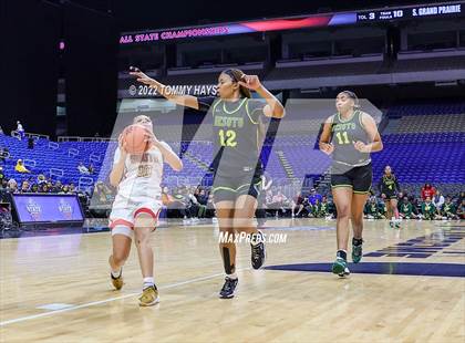 Thumbnail 1 in DeSoto vs. South Grand Prairie (UIL 6A State Final) photogallery.