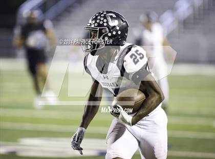 Thumbnail 1 in Clark @ Harlan (UIL 6A Football Bi-District Playoff) photogallery.