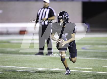 Thumbnail 2 in Clark @ Harlan (UIL 6A Football Bi-District Playoff) photogallery.